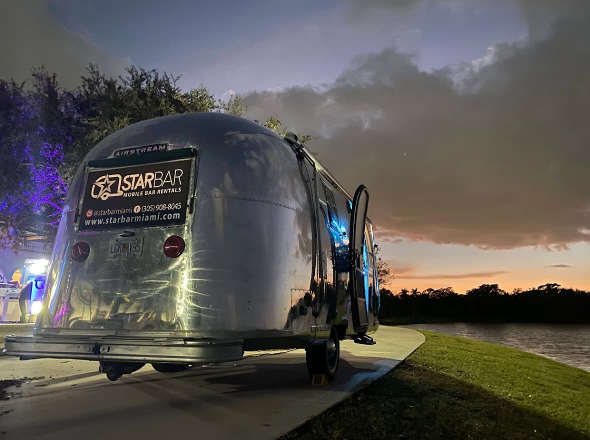 How Much Does a Mobile Bar Rental Cost on Long Island?